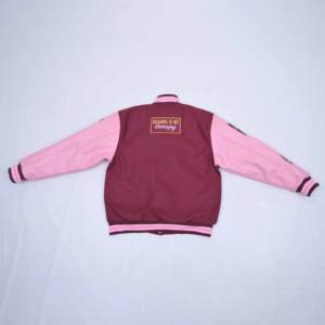 Vestes en cuir PU pour femmes de haute qualité, fabriquées par des fabricants en gros, avec logo personnalisé, broderie sur le devant et le dos. - Product Image 2