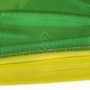 Uniforme de Fútbol Deportivo Premium con Tela de Poliéster Transpirable, Opciones Personalizables para la Comodidad Diaria de los Hombres - Product Image 4