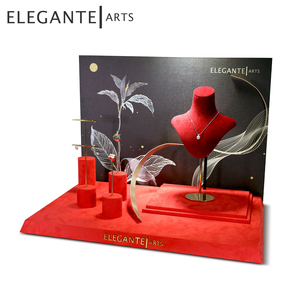 Exhibidor de Joyería de Lujo en Piel Sintética para Ventana - Product Image 2