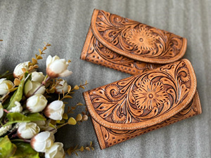New Western Style <b>Coloured</b> Tooled Leather Clutch Women Designed Purse Hot Selling Compact Size Tooled Leather Trendy Clutches - Product Image 4