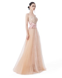 Robe REGAL PLEATS _ robe de soirée de luxe haute couture de la marque locale vietnamienne - Product Image 4