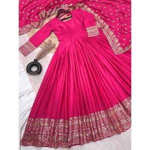 VESTIDO DE TRABAJO CON BORDADO DE SECUENCIA FLORAL DE ENCAJE DE GANCHILLO DE CACHEMIRA DE DISEÑADOR CON DUPATTA LONGITUD DE PISO A-LINE CARRERA ROSA - Product Image 2