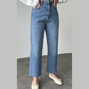 Jean en denim délavé taille haute pour femme, coupe droite décontractée, respirant, tendance, fabriqué en usine au Bangladesh – Collection 2026 à succès - Product Image 2