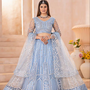 Lehenga Choli en Soie Chinon Brodé de Manière Intricate avec des Matériaux Recyclés, Style Traditionnel pour les Occasions de Diwali, Mariages et Fêtes - Product Image 1