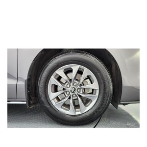 Toyota Sienna 2.5 Hybride AWD 2023 avec sièges en cuir, caméra de recul, 49 398 km, conduite à gauche - Product Image 5