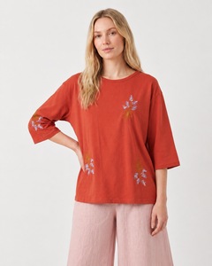 Bmama Blouse légère brodée de fleurs pour femme, manches 3/4, imprimé floral rouge, brodée, décontractée et tendance - Product Image 2