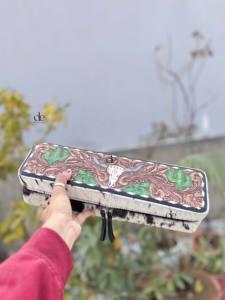 Estuche para Plancha de Pelo Resistente al Calor, de Cuero Grabado a Mano, Nuevo Diseño con Pelo Natural, Organizador Perfecto para Herramientas de Peluquería - Product Image 3