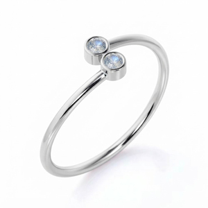 Bague de fiançailles tendance Rhaya Jewels, luxueuse et élégante, en argent sterling 925 plaqué rhodium, avec double pierre de lune sertie clos, fine et délicate - Product Image 3