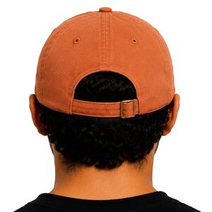 หมวกเบสบอลสีส้มไหม้พิมพ์โลโก้ตามสั่ง ปรับขนาดได้ ผ้าฝ้าย สไตล์ Dad Hat มินิมอล สตรีทแวร์ กีฬา ยูนิเซ็กซ์ รับผลิตแบบ OEM ODM ขายส่งจากโรงงาน - Product Image 2