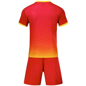 Tenue de football la plus vendue : Maillot et short de football personnalisés pour hommes, uniforme de haute qualité en polyester, design uniforme de football - Product Image 4