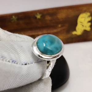 Bague classique bohème en argent sterling 925, faite à la main, avec larimar et serti clos, bijou unisexe - Product Image 4