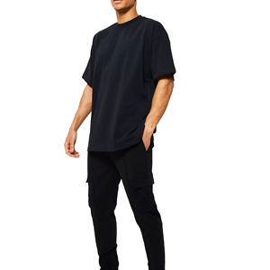 Nouvel Arrivage Vente en Gros Vêtements Homme Survêtement d'Été Couleur Unie Mode Décontractée Deux Pièces Survêtements Homme en Promotion - Product Image 1