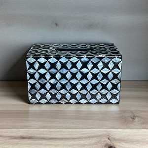 Porte-mouchoirs de luxe PearlAura, boîte en nacre faite à la main avec motif mosaïque personnalisé pour une décoration élégante - Product Image 4