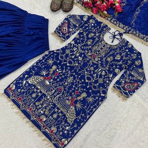 Kurti de crepé natural bordado para mujer con salwar dhoti y dupatta bordada |   Ropa Étnica de Diseño con Lentejuelas de 5mm - Product Image 4