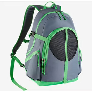 Mochila de fútbol versátil y protectora para todo tipo de clima con red integrada para balón, ideal para actividades deportivas al aire libre. - Product Image 1