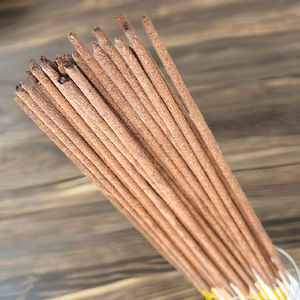 Brûleur d'encens miniature pratique en bois d'ébène pour l'aromathérapie d'intérieur, encens en bâtonnets de bois d'agar parfumé au gingembre pour usage religieux - Product Image 1