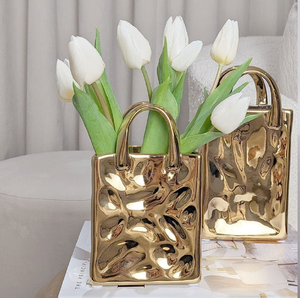 Elegantes jarrones de mesa con piedras doradas pulidas que exhiben delicadas varillas florales de cristal, disponibles a precios de mayorista. - Product Image 6