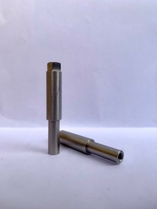 Pièces industrielles en acier inoxydable SUS303 usinées avec précision par CNC, de forme cylindrique, à passage unique, fournisseur OEM Vietnam - Product Image 3