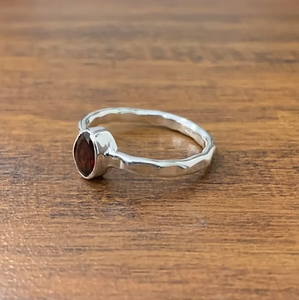 Unisex Garnet Stone <b>925</b> <b>Silver</b> <b>Ring</b> 2.6 Grams Minimalist Everyday Wear - Product Image 2