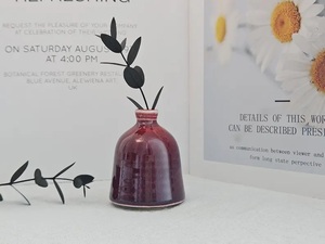 แจกันเซรามิกงานศิลป์สุดประณีตเคลือบสีแดงไล่เฉด รูปทรงทันสมัยเรียบหรู เหมาะสำหรับตกแต่งบ้านสุดหรู สร้างสรรค์สไตล์โดดเด่น - Product Image 3