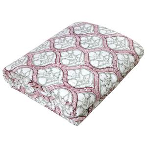 Couette Kantha ethnique fabriquée à la main, réversible ultra douce et parfaite pour tous les climats - Product Image 1