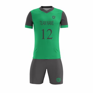Tenues de football élégantes et confortables avec options de logo personnalisé, parfaites pour les équipes de football et les ligues amateur. - Product Image 1