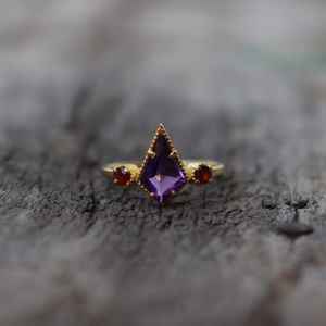 Anillo de Compromiso Kite Amethyst, Plata de Ley 925, Chapado en Oro de 14k, Anillo Solitario, Certificado IGI, Estilo Art Deco Minimalista, Aniversario - Product Image 5