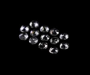 Diamante Cultivado en Laboratorio de Corte Redondo Rosa de 0.57 CT y 2.0 MM, Certificado por IGI, Blanco Transparente para Anillo [13 Piezas] - Product Image 1