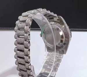 Montre analogique de luxe en acier inoxydable sertie de diamants, boîtier rond de 40 mm, affichage de la date, mouvement à quartz unisexe - Product Image 2