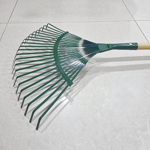 Râteau de jardin en acier à 22 dents avec manche en bois - Product Image 4