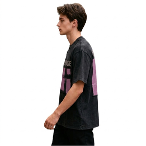 Camiseta Gráfica Oversize con Lavado Ácido Estilo Vintage - Estética Urbana - Product Image 2