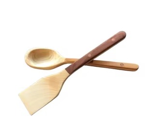 Juego de utensilios de madera bicolor de moda, 2 piezas: espátula de teca y cuchara para sopa con mango oscuro para utensilios de cocina antiadherentes y freír - Product Image 1