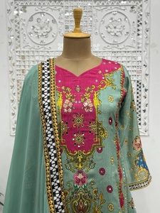 Ensemble Salwar Traditionnel Brodé pour Femme avec Dupatta, Couleur Verte, Style Indien et Pakistanais, Coupe Classique - Product Image 6