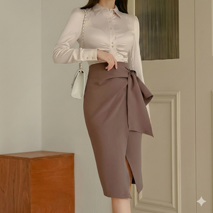 Haut court à manches longues et épaules dénudées avec corsage croisé, et jupe longue taille haute coupe colonne. - Product Image 1