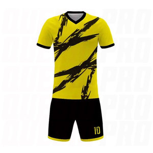 Ensemble d'uniformes de football personnalisés, maillot de football pour jeunes, kit de football entièrement personnalisable, respirant et performant pour les jeunes - Product Image 2