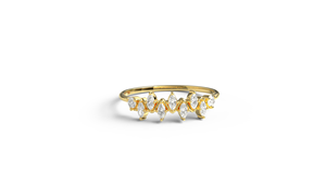Anillo de Diamantes Marquise de Oro de 18K de Lujo, Banda de Corona en Zigzag, Anillo Apilable Tipo Tiara, Anillo de Novia, Anillo de Eternidad para Mujer - Product Image 1