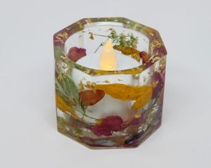 Designer <b>Resin</b> Candle Holder With Elegant Finish For Contemporary Interior And Gift Purpose - Product Image 1