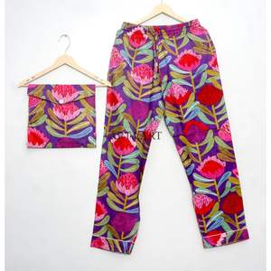 Conjunto de pijama de algodón Midnight Blossom, estilo dulce, multicolor, estampado a mano, ropa de dormir con encaje, conjunto de 3 piezas con bolso a juego. - Product Image 4