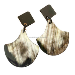 Boucles d'oreilles pendantes classiques uniques en corne de buffle naturelle, faites à la main, personnalisables (couleur, logo), luxe, mode, très populaires - Product Image 4