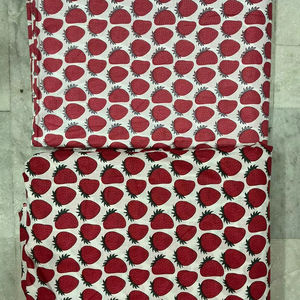 Tela de Algodón Estampada con Fresas Personalizada para Vestidos de Verano para Niños, Uso Textil del Hogar, Tela para Cortinas y Fundas - Product Image 1