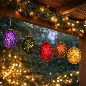 Nouveauté : Boule et Ornement de Noël en Verre Multicolore pour Arbre de Noël et Décoration Intérieure Festive |   Pièce d'appoint décorative saisonnière. - Product Image 4