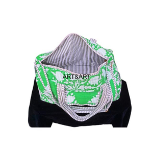 Bolsa de Viaje de Fin de Semana Acolchada, Plegable, Ligera y de Lujo, Hecha a Mano, con Estampado Floral, de Algodón Orgánico - Product Image 6