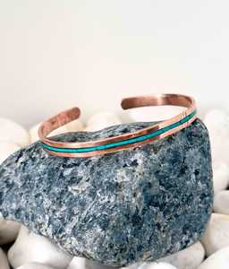 Brazalete de cobre puro con turquesa, malaquita, coral y lapislázuli - Hecho a mano en India por N.S Overseas - Product Image 4