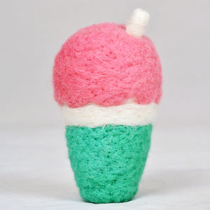 Jouet en feutre de laine fait main pour enfants, en forme de crème glacée - Jouets d'imitation en feutre de haute qualité - Product Image 2