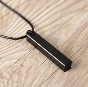 Collier avec pendentif rectangulaire noir en pierre polie pour hommes et femmes - Product Image 1