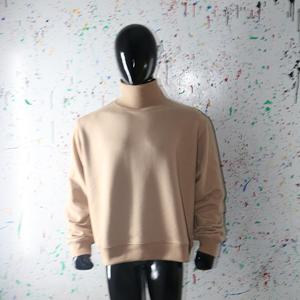 Sweat-shirt à col montant 100% coton bleu avec broderie appliquée, col large, URBAN PRODUCTIONS - Product Image 2