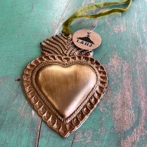 Decoraciones de latón hechas a mano con diseño de Sagrado Corazón, adorno colgante tradicional para decoración del hogar, sala de estar, San Valentín - Product Image 2