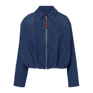 Chaqueta Bomber de Mezclilla Corta OEM ODM de Alta Calidad con Cierre de Cremallera y Parte Inferior Elástica - Product Image 5
