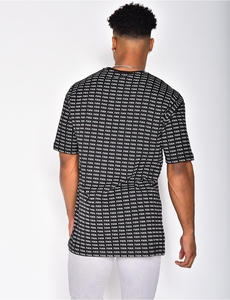 เสื้อเชิ้ตแขนสั้นคอวีพิมพ์ลายตัวอักษรสีดำสำหรับผู้ชาย ผ้าฝ้าย 100% ระบายอากาศได้ดี เหมาะสำหรับใส่ในฤดูร้อน - Product Image 4