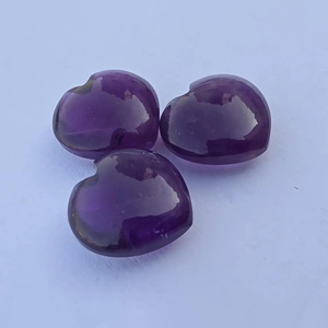 Cabujón de Amatista Natural en Forma de Corazón, Piedra Preciosa Suelta Calibrada y Pulida para Joyería, Tamaños Disponibles - Venta al por Mayor - Product Image 1